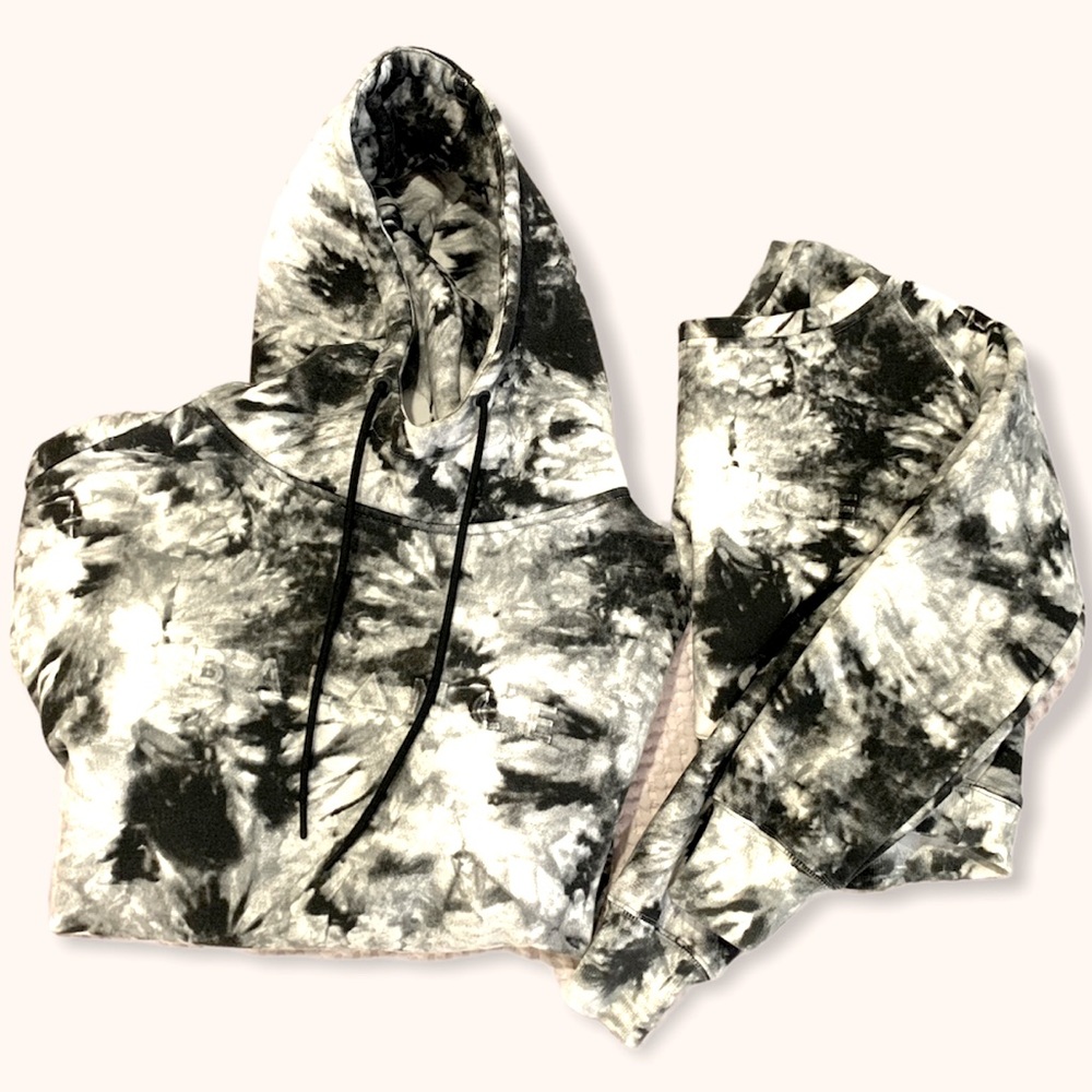 Maker hood and cropped